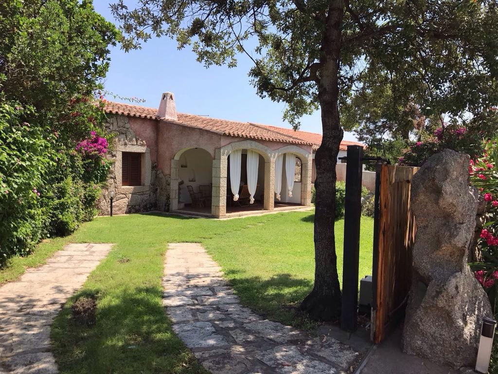 Villa La Quercia - Capriccioli Abbiadori Exterior foto